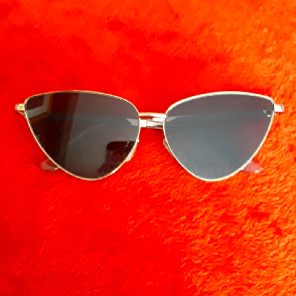 🔥Y2K HOT 🔥♥️VINTAGE♥️ style sunglasses